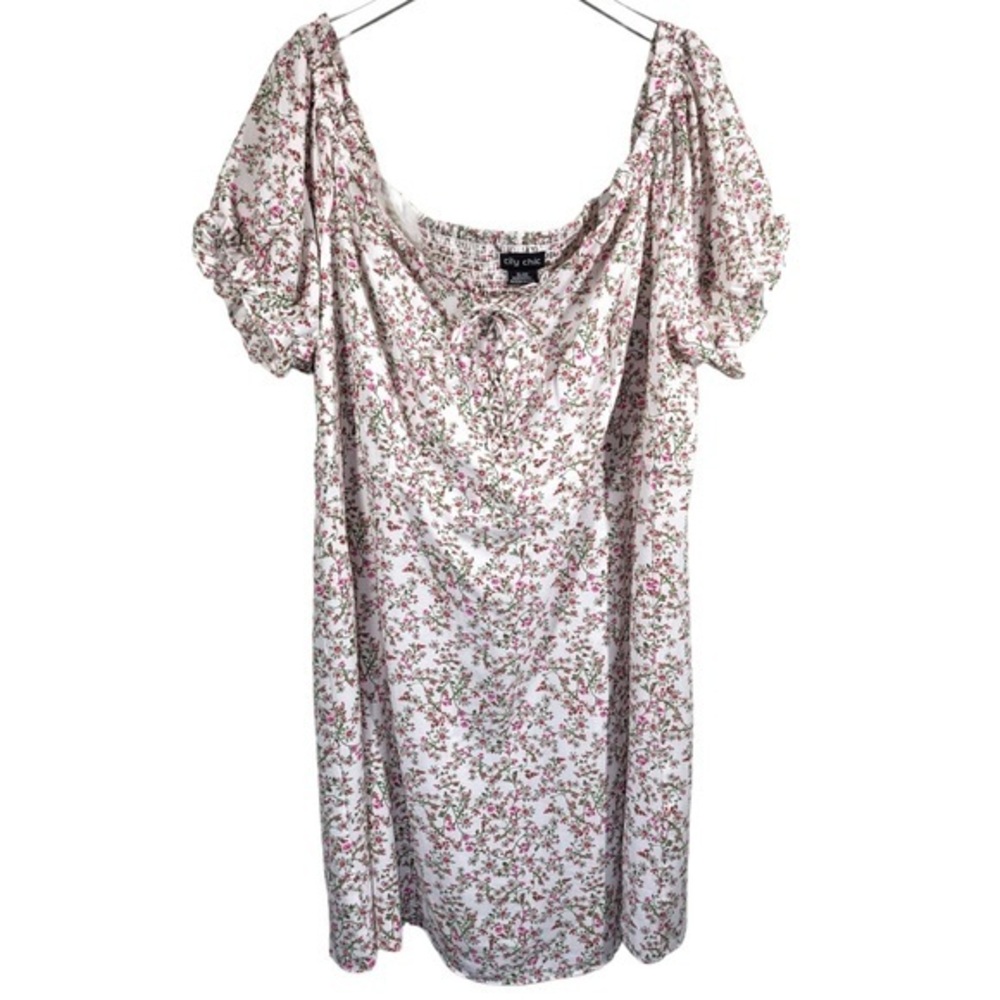 City Chic Floral Print Sweetheart Neckline Smocked Backing Mini Dress in Cream